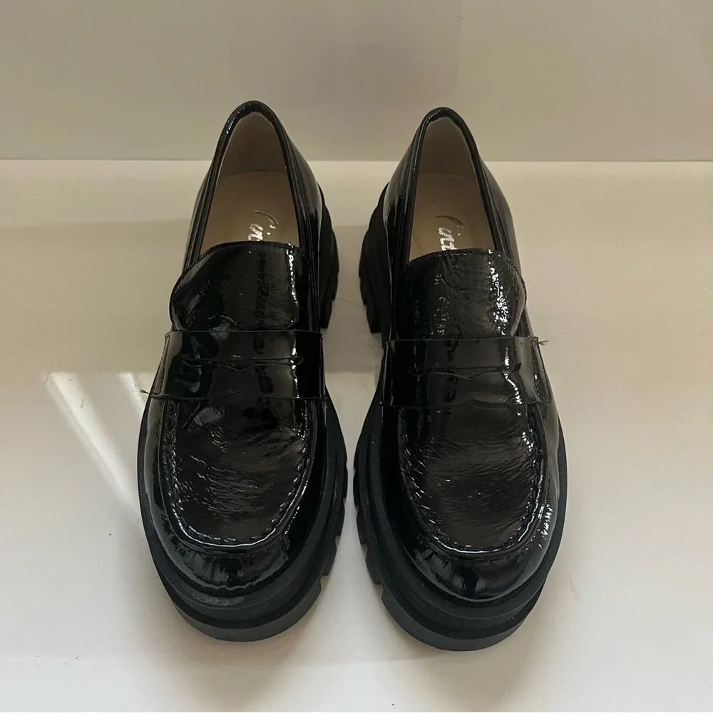 L'INTERVALLE Lydia Black Patent Leather Loafers - Picture 4 of 10